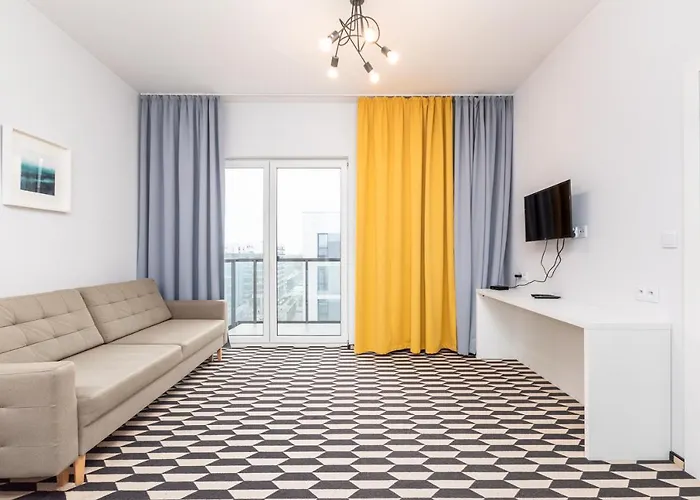 Prymasa Tysiaclecia 83a C - D By Homeprime Lejlighed