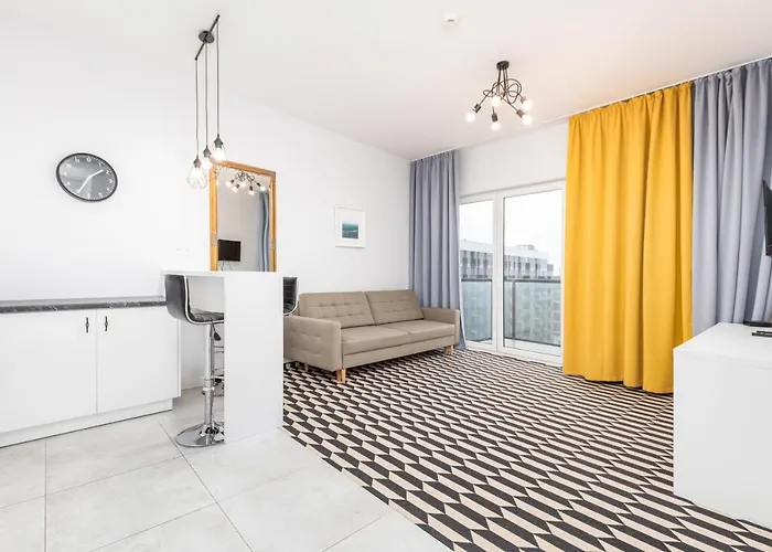 Prymasa Tysiaclecia 83a C - D By Homeprime شقة