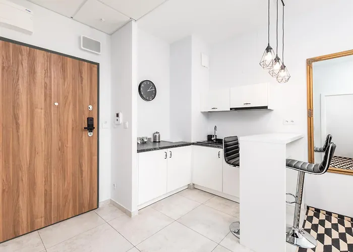 شقة Prymasa Tysiaclecia 83a C - D By Homeprime *